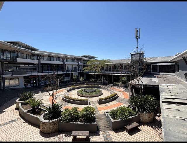 37M² OFFICE TO LET IN LA LUCIA